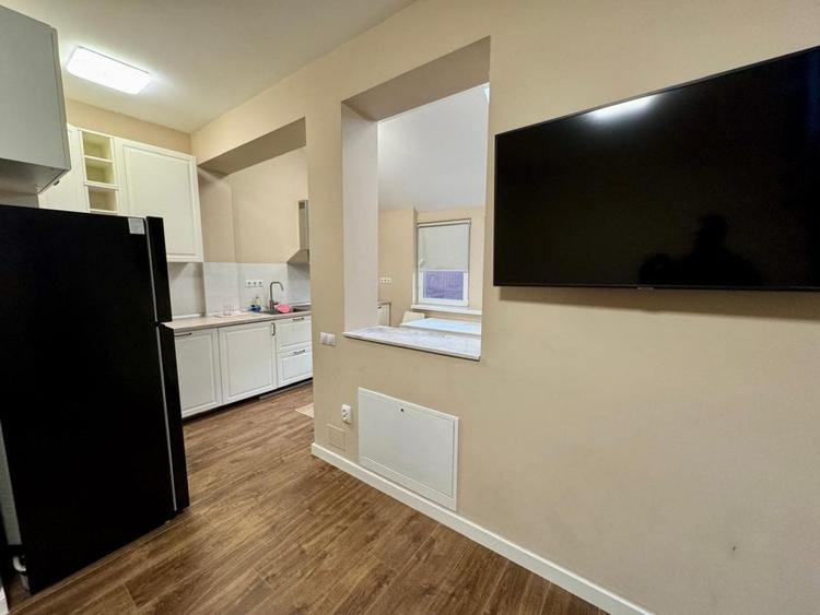 Apartament cu 3 camere semidecomandat în Central