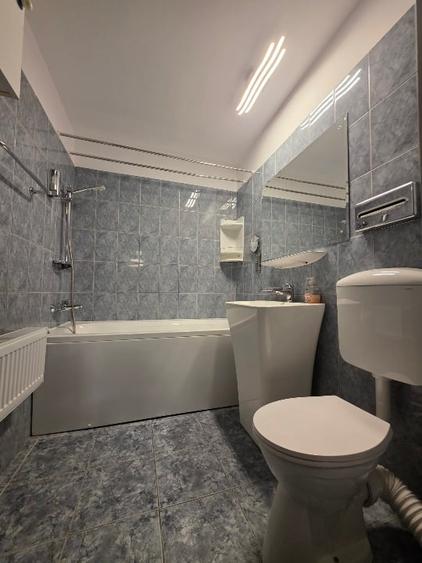 Apartament cu 3 camere decomandat, mobilat în Cotroceni