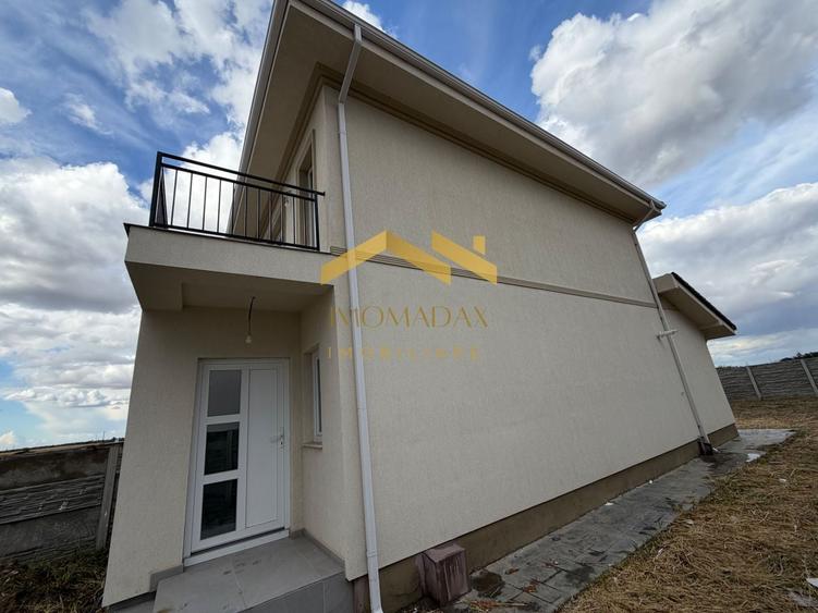 Duplex cu 3 camere cu Canalizare în Bucovăț (Remetea Mare)