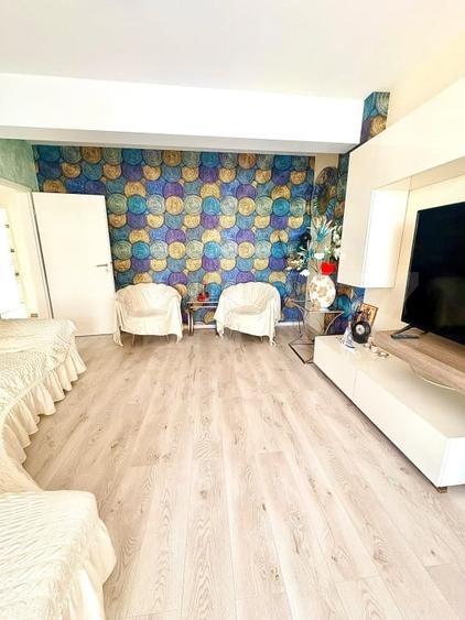 Apartament cu 2 camere decomandat, mobilat în Tractorul
