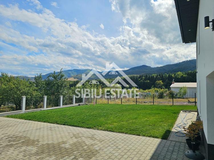 Casă individuală cu 5 camere cu Canalizare în Exterior Sud