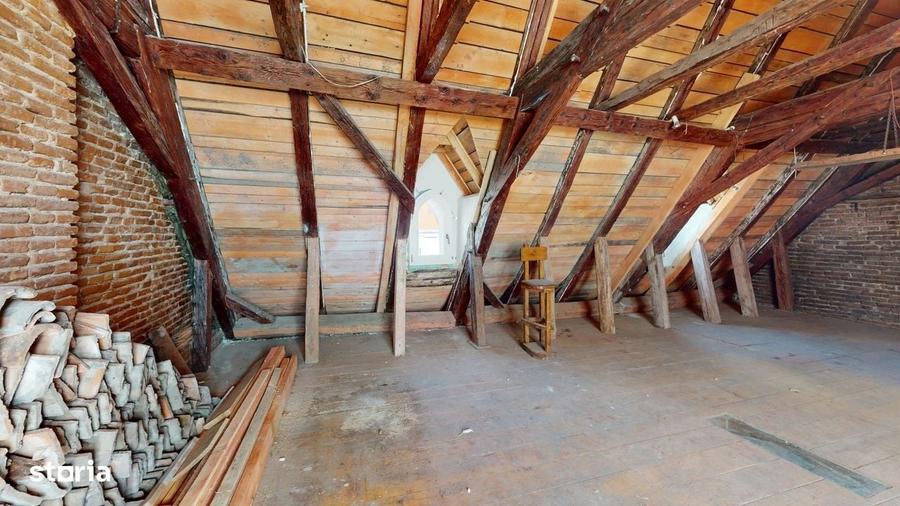 Apartament cu 4 camere în Centrul Istoric