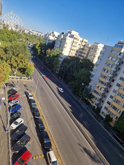 Apartament cu 3 camere decomandat în Tei