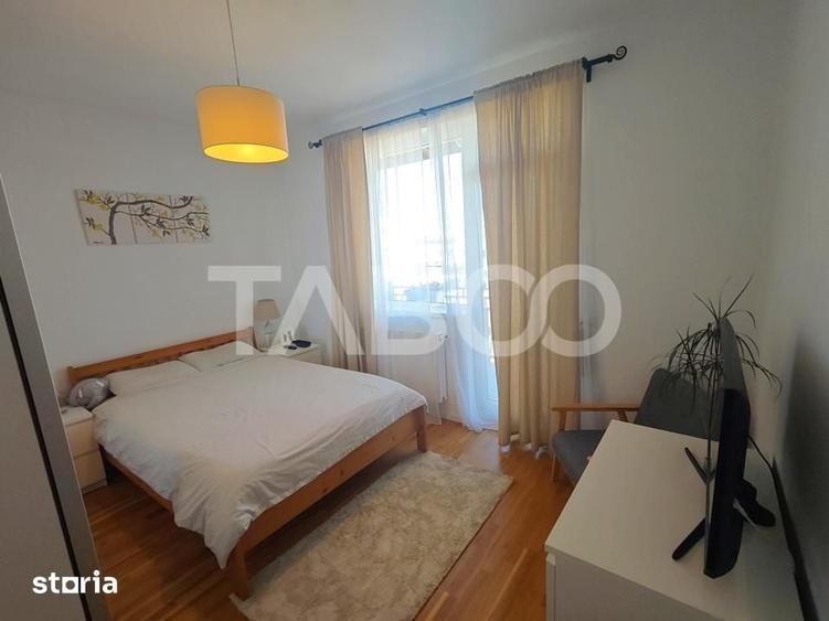 Apartament cu 3 camere decomandat în Est