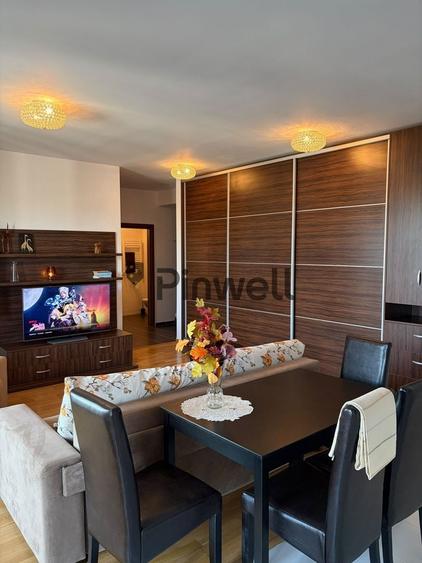 Apartament cu 2 camere semidecomandat, mobilat în Est