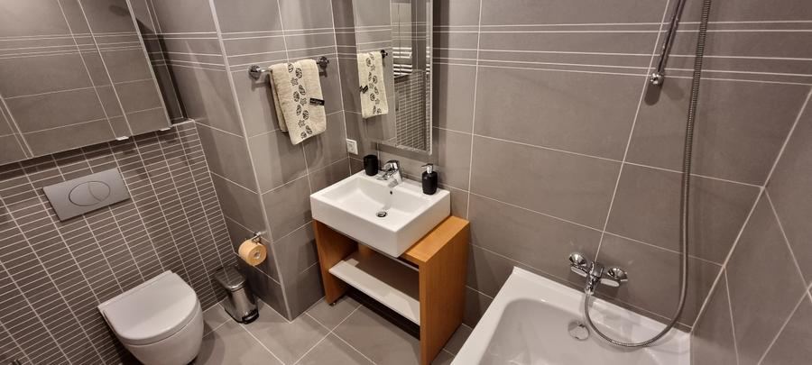 Apartament cu 2 camere semidecomandat în Dristor