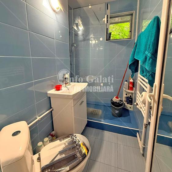 Apartament cu 4 camere semidecomandat în Mazepa 1