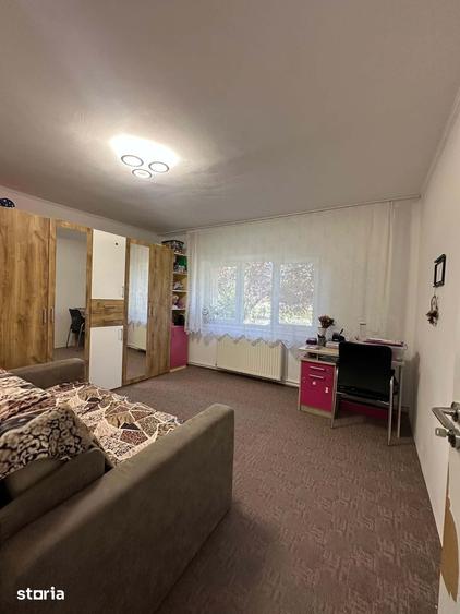 Apartament cu 3 camere decomandat în Micro 17