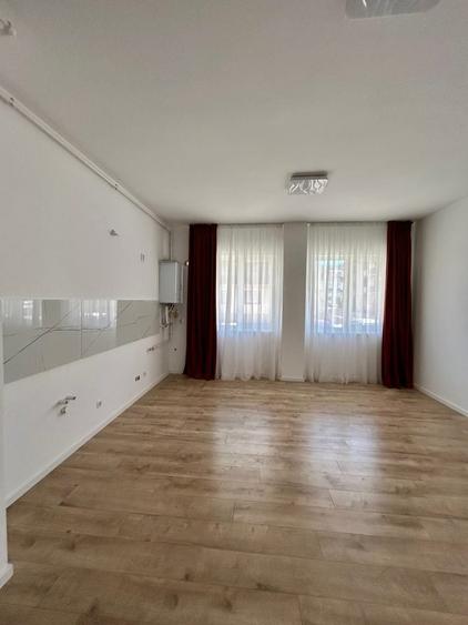Apartament cu 3 camere semidecomandat în Florești — fotografia 2
