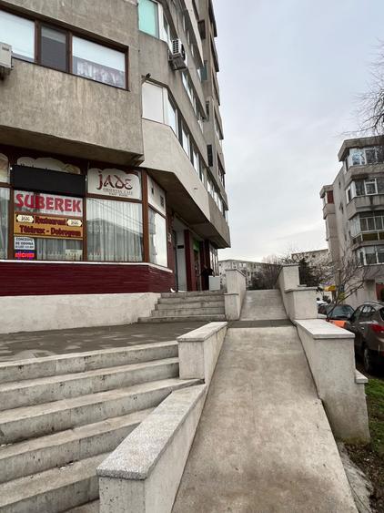Spațiu comercial, de 106 mp, în Casa de Cultură