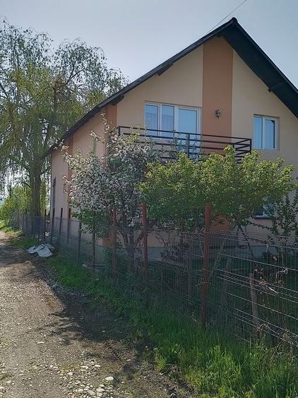 Casă cu 4 camere în Ciocănești