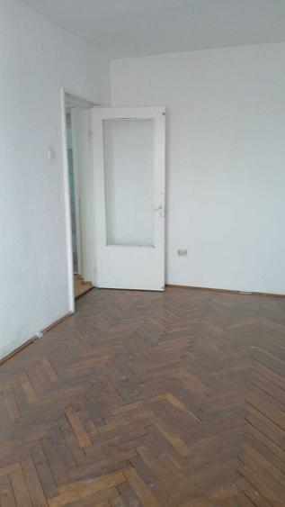 Apartament cu 3 camere decomandat în Kogălniceanu