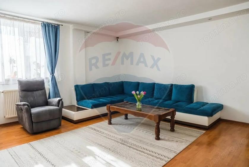 Casă cu Teren 946 Mp în Central