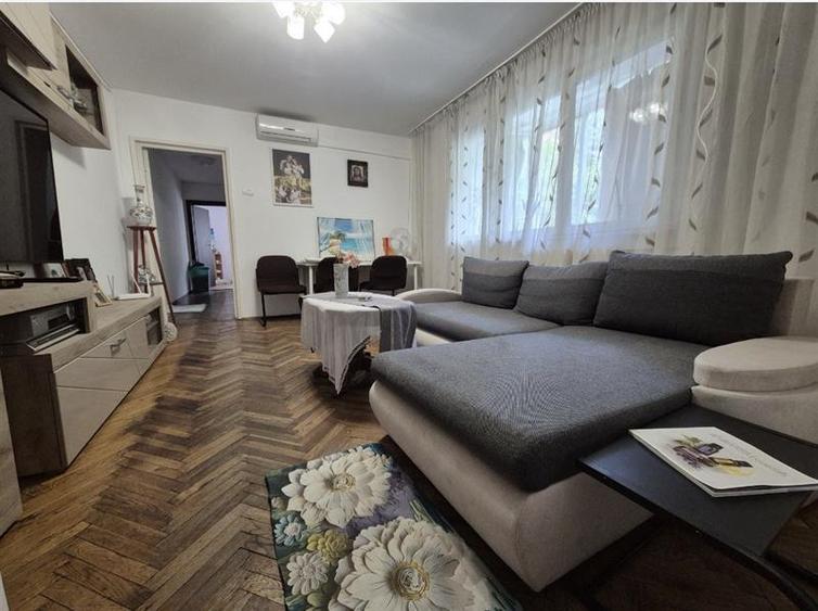 Apartament cu 3 camere semidecomandat, mobilat în Circumvalațiunii