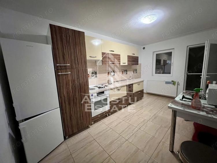 Casă cu 5 camere cu Teren 500 Mp în Moșnița Nouă