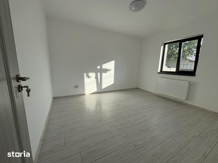 Casă cu 3 camere cu Teren 375 Mp în Miroslava