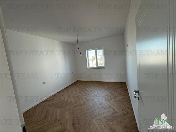 Duplex cu 4 camere cu Teren 300 Mp în Malu Mare
