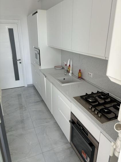 Apartament cu 3 camere decomandat în Micro 6