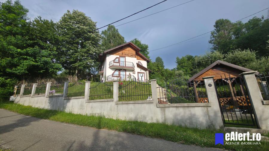 Casă cu 4 camere cu Teren 329 Mp în Bezdead