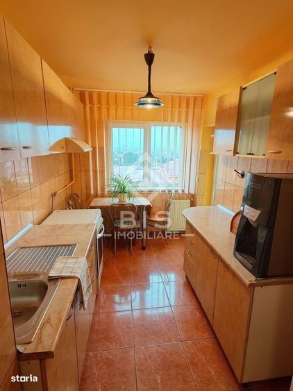 Apartament cu 4 camere decomandat în Central
