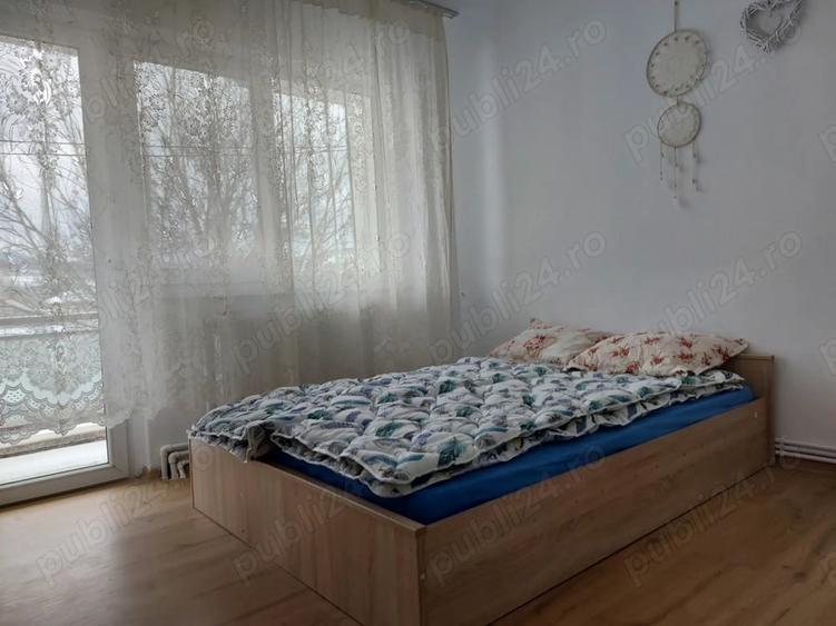 Apartament cu 3 camere semidecomandat în Central