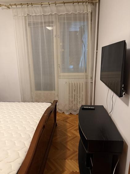 Apartament cu 3 camere semidecomandat în Câmpia Libertății
