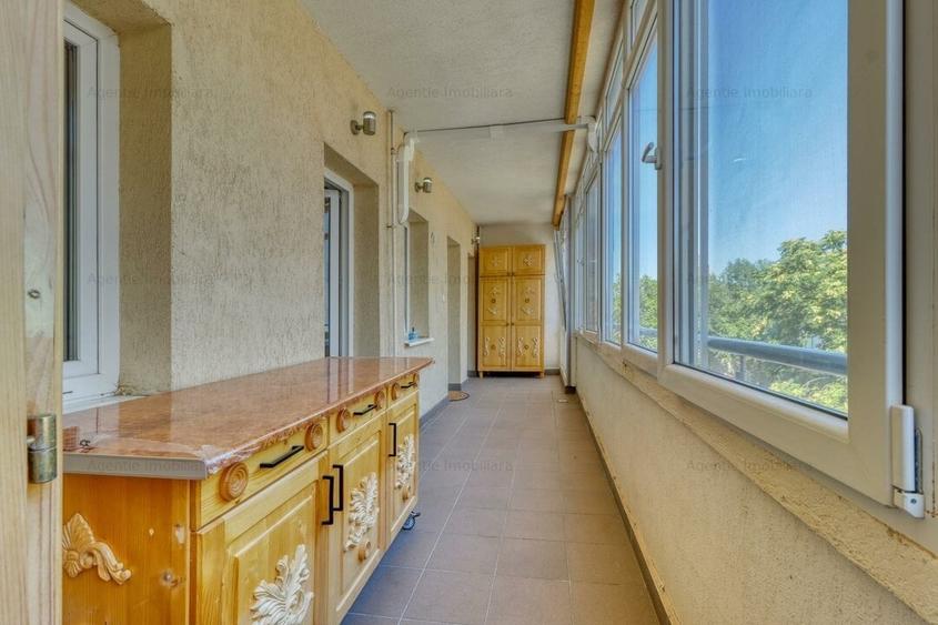 Apartament cu 3 camere decomandat, mobilat în Antiaeriană