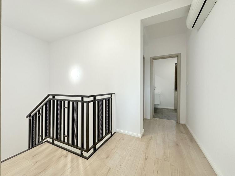 Duplex cu 4 camere cu Canalizare în Dumbrăvița