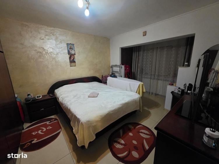 Apartament cu 3 camere decomandat în Brotăcei