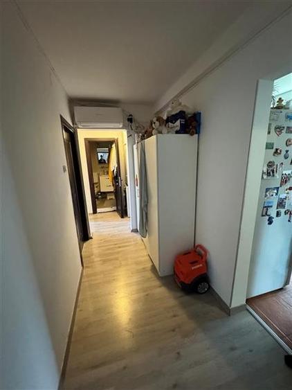 Apartament cu 4 camere decomandat în Brâncoveanu