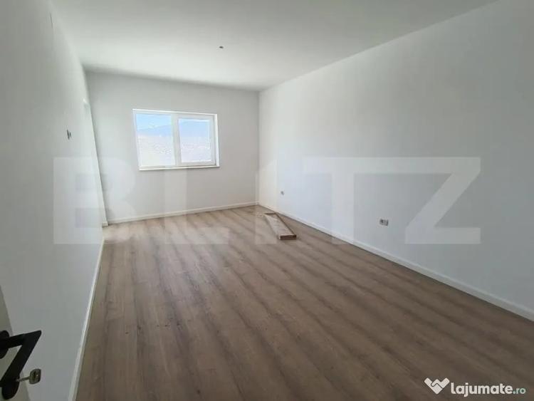 Apartament cu 4 camere semidecomandat în Central