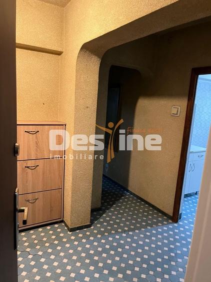Apartament cu 3 camere decomandat în Podul de Fier
