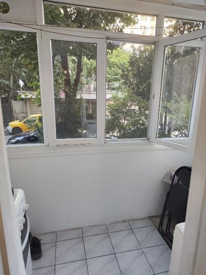 Apartament cu 2 camere semidecomandat, mobilat în Berceni
