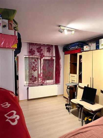Apartament cu 3 camere decomandat în Decebal
