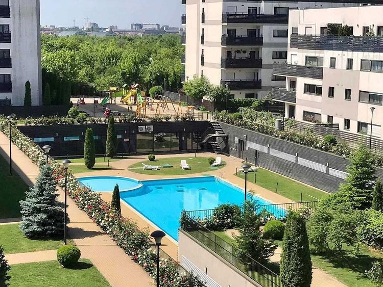 Apartament cu 3 camere decomandat, mobilat în Pipera