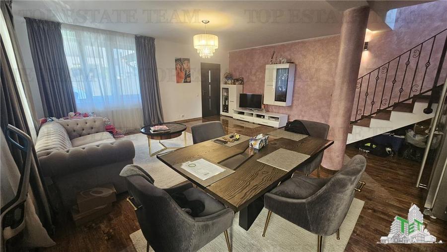 Duplex cu 4 camere cu Teren 150 Mp în Roșu