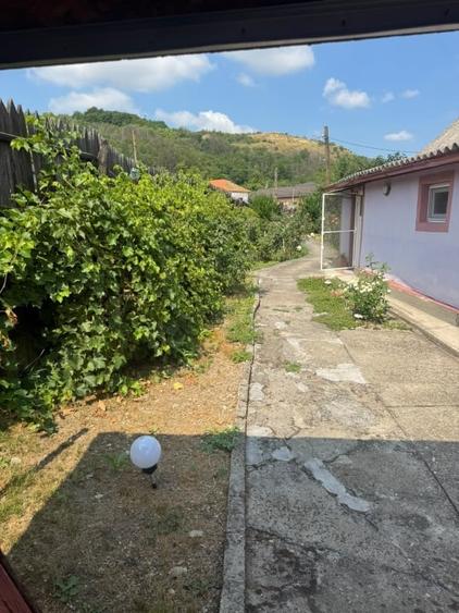 Casă individuală cu 3 camere cu Canalizare în Exterior Vest