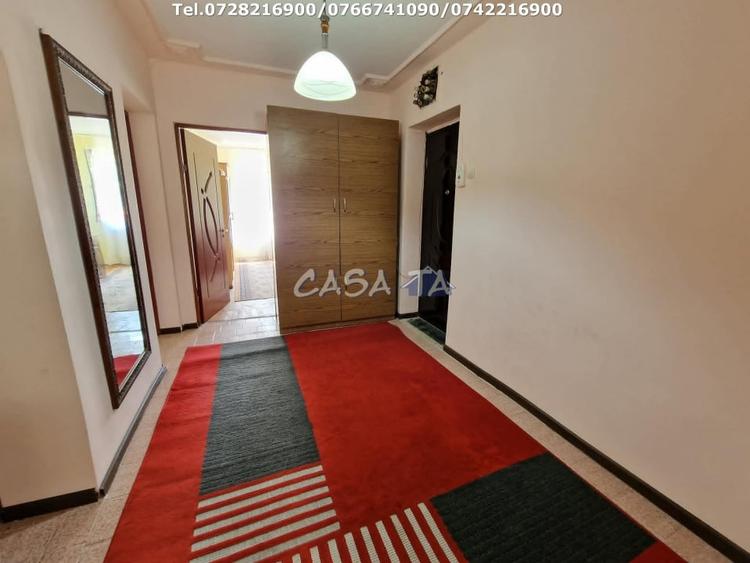 Apartament cu 3 camere decomandat, mobilat în Central