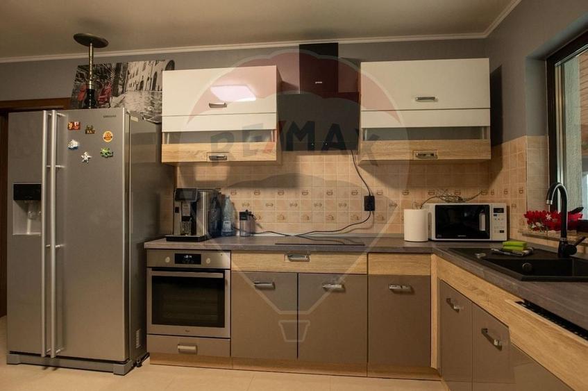 Casă individuală cu 5 camere cu Teren 2000 Mp în Ghercești