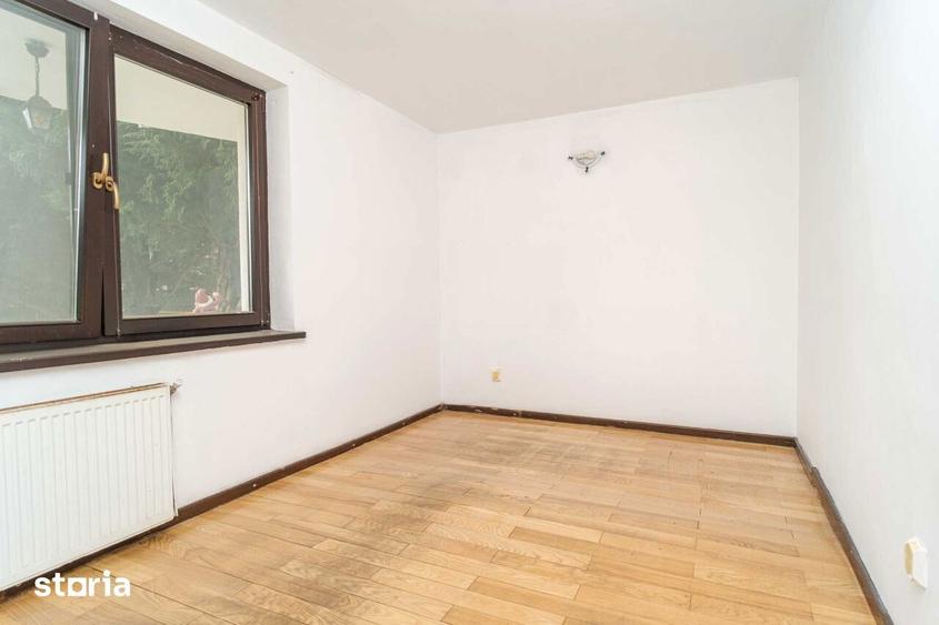 Casă cu 7 camere cu Teren 1495 Mp în Miroslava