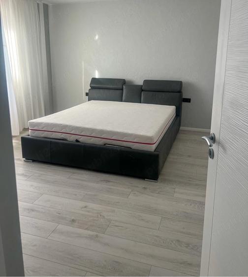 Apartament cu 3 camere decomandat în Colentina