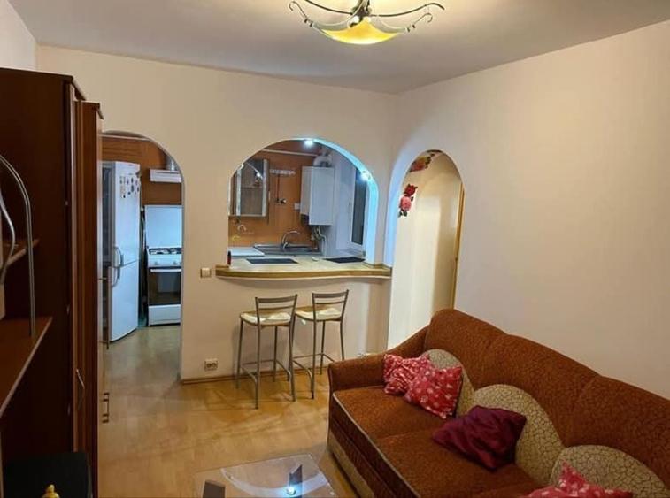Apartament cu 2 camere decomandat în Exterior Vest