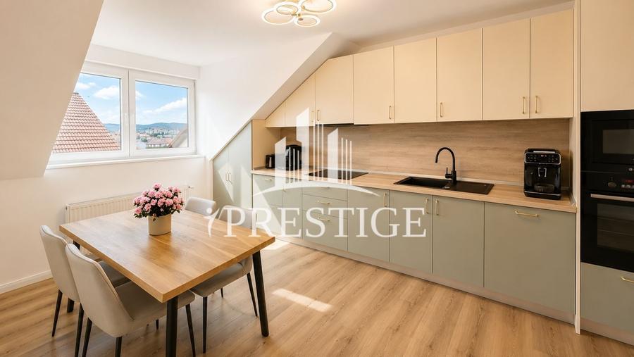 Apartament cu 4 camere decomandat, mobilat în Piața Cluj