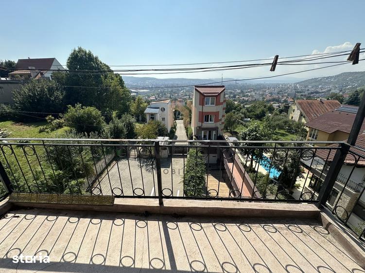 Apartament cu 4 camere decomandat în Gruia