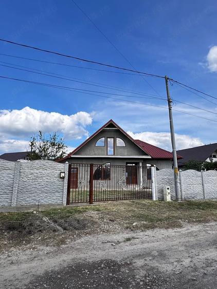 Casă cu Teren 500 Mp în Braniștea