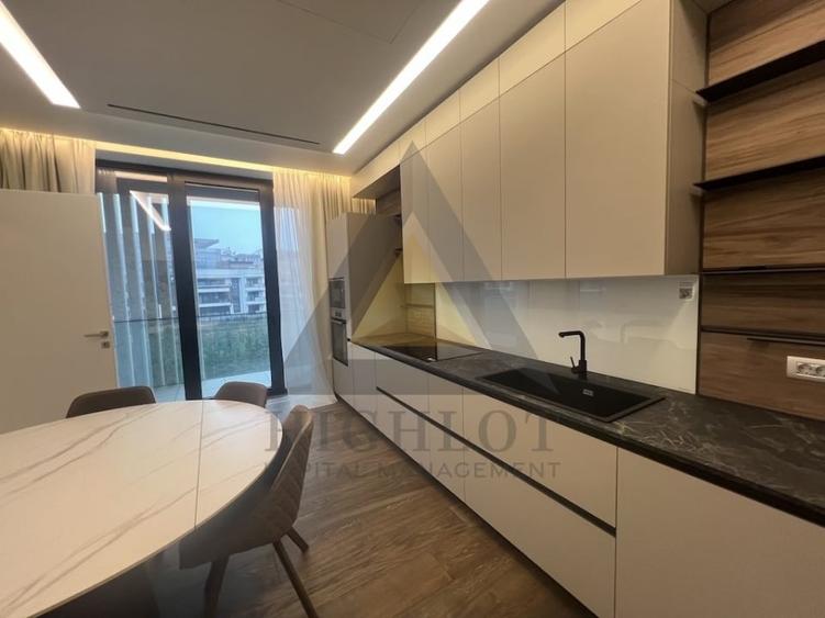 Apartament cu 5 camere semidecomandat, mobilat în Kiseleff