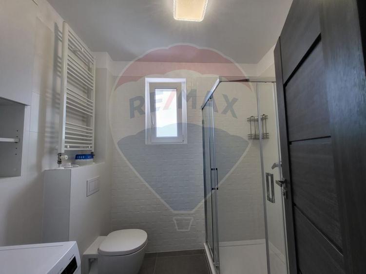 Apartament cu 3 camere decomandat, mobilat în Micălaca