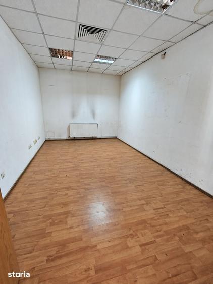 Spațiu comercial, de 550 mp, în Est