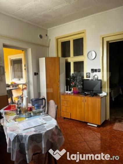 Apartament cu 5 camere semidecomandat în Independenței