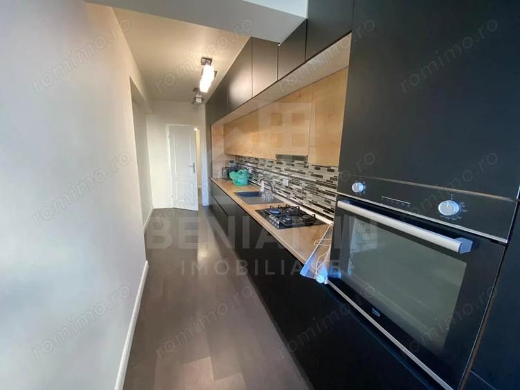 Apartament cu 3 camere semidecomandat în Central